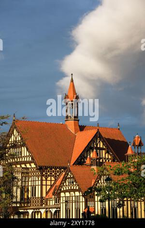 Das Badehaus Rotorua (zuletzt ein Museum für Kunst und Geschichte), Government Gardens, Rotorua, Bay of Plenty, Nordinsel, Neuseeland Stockfoto