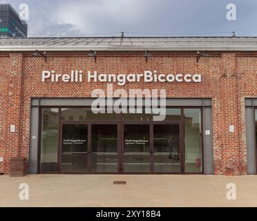 Mailand, Italien – 22. Juni 2024: Blick auf Pirelli Hangar Bicocca, gemeinnützige Stiftung, die sich der Herstellung und Förderung zeitgenössischer Kunst widmet Stockfoto