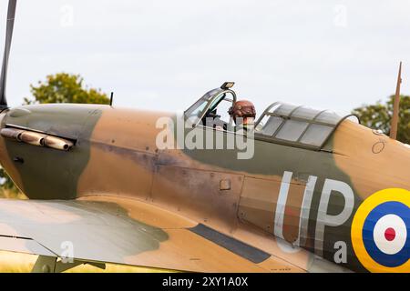 WW2 RAF Hawker Hurricane Mk1 Fighter, R4118, UP-W auf Little Gransden Flugplatz, Cambridgeshire, England Stockfoto