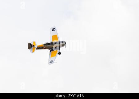 Nordamerikaner Yale NA64 Kriegstrainer in den Farben der Royal Canadian Air Force. 3349, G-BYNF auf dem Flugplatz Little Gransden, Cambridgeshire, eng Stockfoto