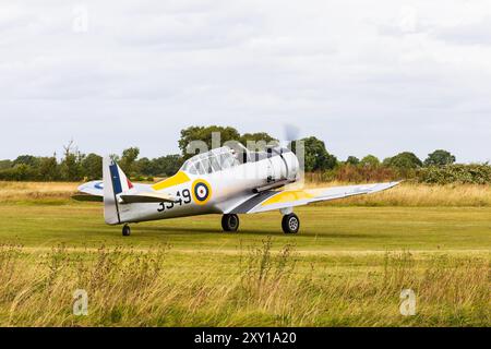 Nordamerikaner Yale NA64 Kriegstrainer in den Farben der Royal Canadian Air Force. 3349, G-BYNF auf dem Flugplatz Little Gransden, Cambridgeshire, eng Stockfoto