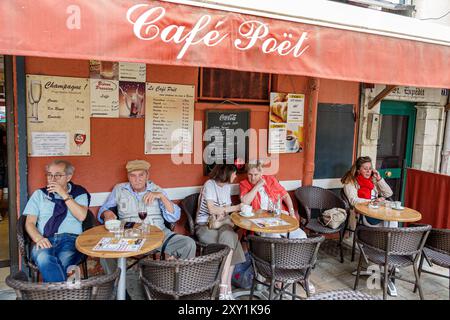 Cannes Frankreich, Le Suquet Altstadt, Center Centre Croisette, Rue Felix Faure, Cafe Poet, Geschäftsviertel, Seniorinnen, Essen im Freien, französische EUR Stockfoto