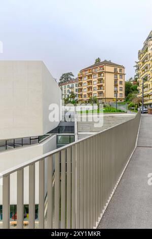 Bahnsteig 10 bringt Kunst, Fotografie und zeitgenössische Kunst auf einem Land zusammen, das zuvor als Eisenbahnreparaturschuppen neben dem Bahnhof Lausanne genutzt wurde. Stockfoto