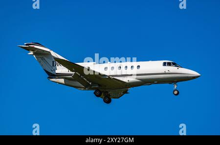 Zürich, Schweiz, 10. Mai 2024: Hawker 900XP eines Privateigentümers ist auf dem letzten Anflug zum Flughafen Zürich. Registrierung TC-DIO. (Foto von Andreas Stockfoto