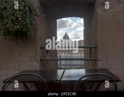 Atemberaubendes Interieur und Architektur des Vatikans: Ein detaillierter Blick auf das majestätische Design und die Kunstfertigkeit Stockfoto