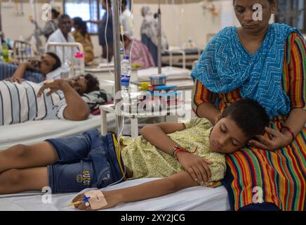 Mumbai, Indien. August 2024. MUMBAI, INDIEN - 27. AUGUST: Der 11-jährige Avtarsingh Gill verletzte govinda, der am 27. August 2024 im Rajawadi Hospital in Mumbai, Indien, eingeliefert wurde. (Foto: Satish Bate/Hindustan Times/SIPA USA) Credit: SIPA USA/Alamy Live News Stockfoto