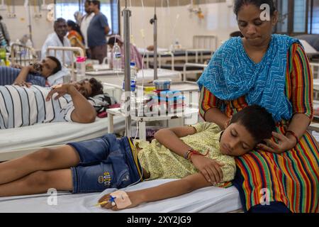 Mumbai, Indien. August 2024. MUMBAI, INDIEN - 27. AUGUST: Der 11-jährige Avtarsingh Gill verletzte govinda, der am 27. August 2024 im Rajawadi Hospital in Mumbai, Indien, eingeliefert wurde. (Foto: Satish Bate/Hindustan Times/SIPA USA) Credit: SIPA USA/Alamy Live News Stockfoto