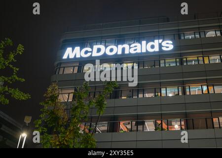 NANJING, CHINA - 27. AUGUST 2024 - das McDonald's China Science and Technology Research and Development Center in Nanjing, Provinz Jiangsu, Stockfoto