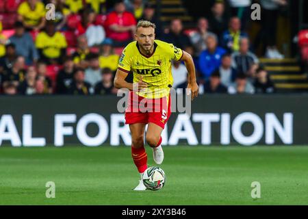 Ryan Porteous aus Watford läuft mit dem Ball während des Carabao Cup Matches Watford gegen Plymouth Argyle in der Vicarage Road, Watford, Großbritannien, 27. August 2024 (Foto: Izzy Poles/News Images) Stockfoto