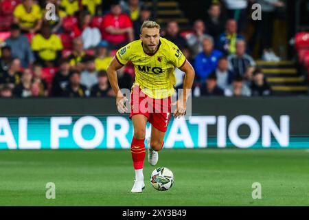 Ryan Porteous aus Watford läuft mit dem Ball während des Carabao Cup Matches Watford gegen Plymouth Argyle in der Vicarage Road, Watford, Großbritannien, 27. August 2024 (Foto: Izzy Poles/News Images) Stockfoto