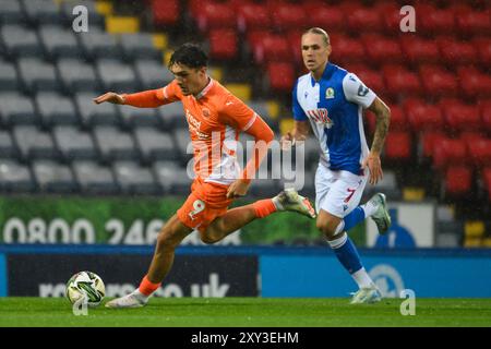 Kyle Joseph von Blackpool macht beim Carabao Cup Spiel Blackburn Rovers gegen Blackpool im Ewood Park, Blackburn, Großbritannien, 27. August 2024 (Foto: Craig Thomas/News Images) Stockfoto