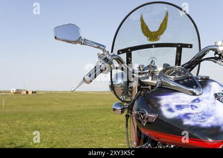 Motorrad auf Grasland Stockfoto