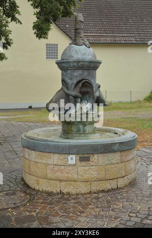 Six Sinnesbrunnen von Jürgen Goertz 1986, Skulptur, Sixth SENSE, Nase, Geruch, Ohr, Hören, Wahrnehmung, eng, Hegau, Baden-Württemberg, Deutschland, Stockfoto