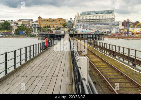 Southend-on-Sea, Essex, England, UK, Mai 30, 2017: Blick vom Southend Pier in Richtung Southend Stockfoto