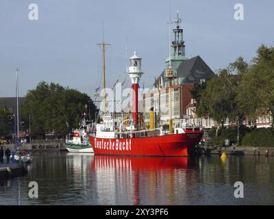 Das Leuchtschiff Amrumbank am Ratsdelft in Emden, leichtes Schiff Stockfoto