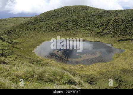 Kleiner See am Rand der Insel Pico, Azoren, Portugal, Europa Stockfoto