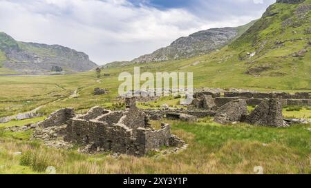 Die Ruinen des stillgelegten Steinbruch Conglog Mühle in der Nähe von Blaenau Ffestiniog, Gwynedd, Wales, Großbritannien Stockfoto