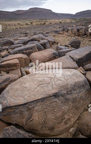 Petroglyphe, Ait Ouazik Felsenlandschaft, spätneolithisches, Marokko, Afrika Stockfoto