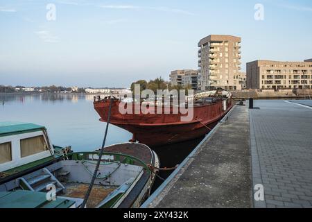 Blick auf die hölzerne Halbinsel in Rostock Stockfoto