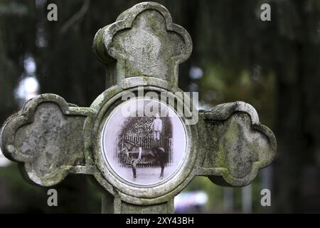 Grab des Zirkusjungen Anton auf dem alten Friedhof von Saarlouis Stockfoto