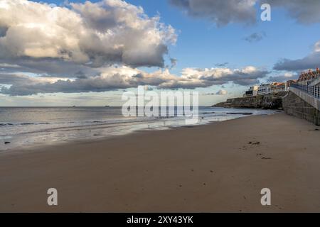 Whitley Bay, Tyne and Wear, England, Großbritannien, September 09, 2018: der Whitley Sands Beach mit Blick nach Süden zur Promenade Stockfoto