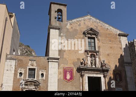 Die Kirche St. Katharina in Taormina an einem Sommertag, Sizilien, Italien, Europa Stockfoto