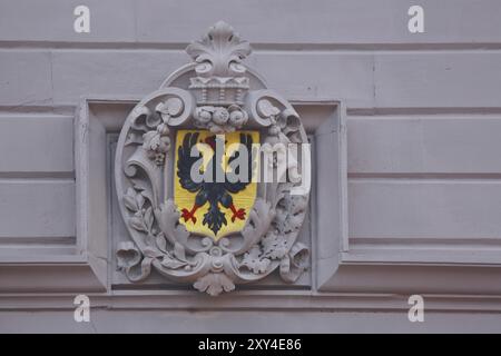 Stadtwappen auf dem Rathaus, Adlerfigur, Detail, Zell am Harmersbach, Ortenau, Südschwarzwald, Schwarzwald, Baden-Württemberg, Germa Stockfoto