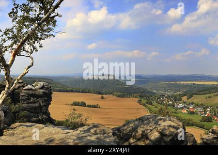 Der Pfaffenstein ist eine einzigartige Aussichtsplattform im Elbsandsteingebirge bei Königstein Stockfoto