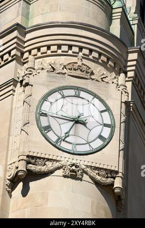 Detail des historischen Gebäudes des Canadian Central Post Office mit Uhr in Ottawa Stockfoto