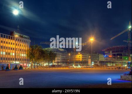 Baustelle am Gustaf-Gruendgens-Platz bei Nacht Stockfoto