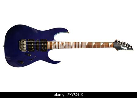 Ibanez E-Gitarre mit blauem Holzkörper, isoliert auf weißem Hintergrund, Istanbul Türkei Juli 07 2024 Stockfoto