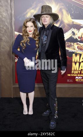 Lisa Marie Presley und Michael Lockwood bei der Los Angeles-Premiere von „Mad Max: Fury Road“, die im TCL Chinese Theatre IMAX in Hollywood, USA, stattfand Stockfoto