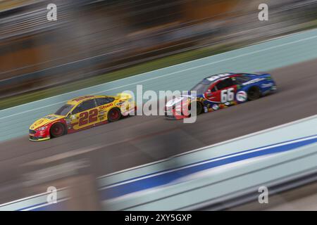 18. November 2018, Homestead, Florida, USA: Joey Logano (22) kämpft während des Ford 400 auf dem Homestead-Miami Speedway in Homestead, Florida, USA Stockfoto