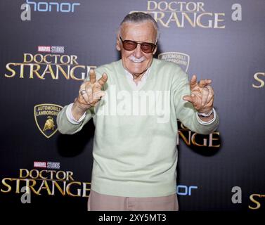 Stan Lee bei der Weltpremiere von Doctor Strange am 20. Oktober 2016 im El Capitan Theatre in Hollywood, USA Stockfoto