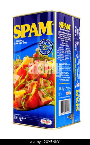 Stockport, Vereinigtes Königreich, 26. Januar 2024, Spam gehacktes Schweinefleisch und Schinken in einer 1,81-kg-Dose Stockfoto