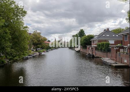 Blick Von Der Timo Smeehuijzenbrug Bridge In Amsterdam, Niederlande 21-4-2024 Stockfoto