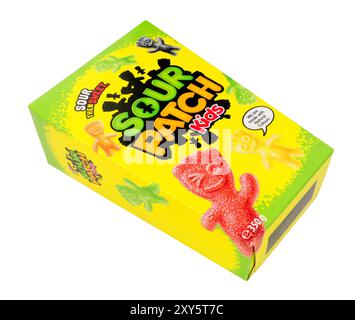 Stockport, Vereinigtes Königreich, 26. Januar 2024, Sour Patch Kids Fruchtgummi mit saurem Zuckerüberzug in einer 350 g-Packung Stockfoto