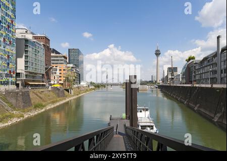 Blick auf den Medienhafen Düsseldorf Stockfoto