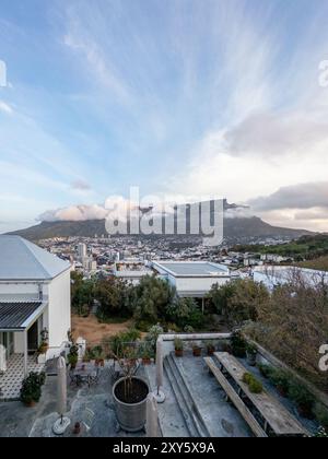 Blick über das Stadtzentrum von Kapstadt vom Dorp Hotel auf dem Signal Hill Stockfoto