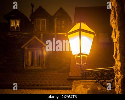 Alte Gasse in Zagreb in der Nacht Stockfoto