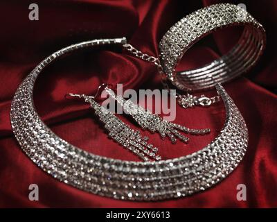 Swarovski Kristall-Schmuck-Still-Leben Stockfoto