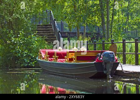 Spreewald-Lastkahn an der Anlegestelle Stockfoto