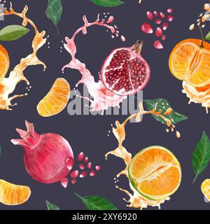 Granatapfel mit Samen, orangen Früchten mit grünen Blättern und Saft spritzte Aquarellmuster auf dunkelviolettem Hintergrund. Handgezeichnet realistisch Stockfoto