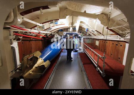 LABOE, Deutschland - 30. AUGUST 2014: die Menschen besuchen Sie eine historische deutsche U-Boot U-995 (Museum Schiff) in Laboe. Es ist das einzige erhaltene Typ VII U-Boot i Stockfoto