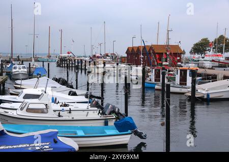 LABOE, DEUTSCHLAND - 30. AUGUST 2014: Marina und Hafen in Laboe, einem Ostseebad in Schleswig-Holstein. Stockfoto