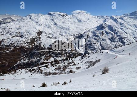 Französische Alpen Skifahren im Winterschnee. Valmeinier Skigebiet in Europa. Stockfoto