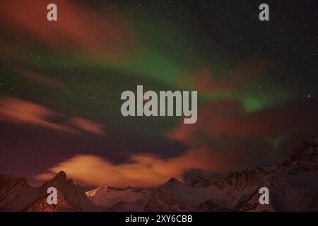 Nordlichter (Aurora borealis), Mefjorden, Senja, Troms Fylke, Norwegen, März 2015, Europa Stockfoto