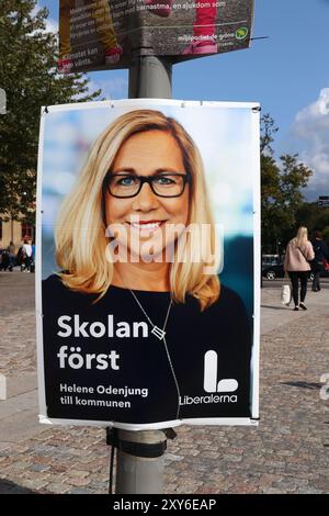 GÖTEBORG, SCHWEDEN - 26. AUGUST 2018: Politisches Plakat der Liberalen Partei (Liberalerna) vor den Parlamentswahlen in Schweden 2018. Stockfoto