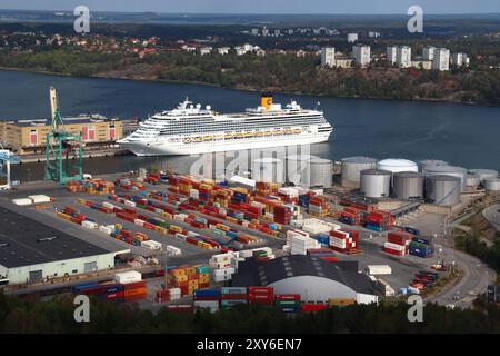 STOCKHOLM, Schweden - 24. AUGUST 2018: Costa Magica Schiff in den Hafen von Stockholm, Schweden. Costa Kreuzfahrten ist Teil der Carnival Corporation. Stockfoto