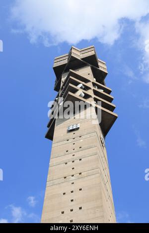 STOCKHOLM, Schweden - 24. AUGUST 2018: Kaknastornet Fernsehen Turm in Stockholm, Schweden. Es wird von der nationalen schwedischen Rundfunk im Besitz Stockfoto